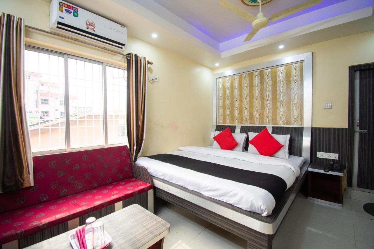 Capital O 67892 Hotel Sujata Tarapith Exterior photo