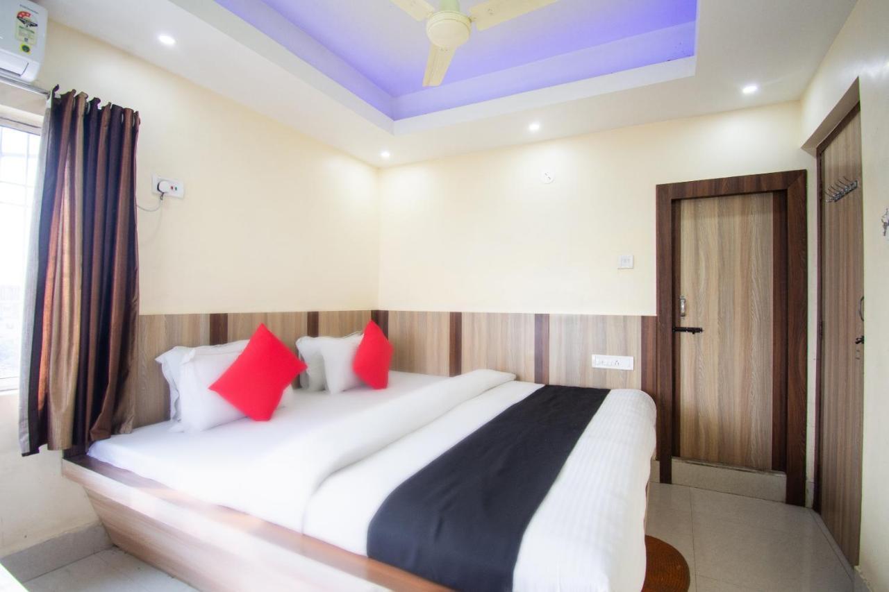 Capital O 67892 Hotel Sujata Tarapith Exterior photo