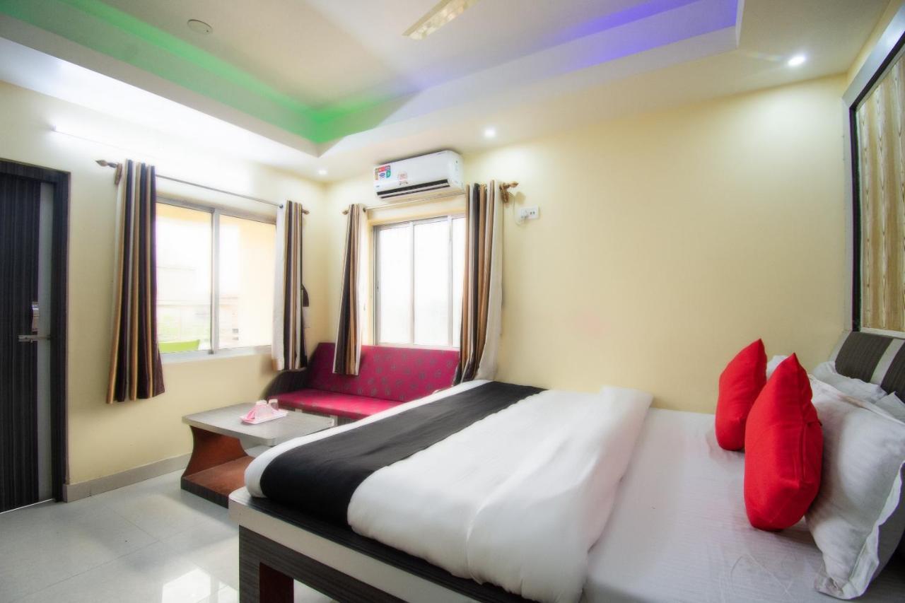 Capital O 67892 Hotel Sujata Tarapith Exterior photo