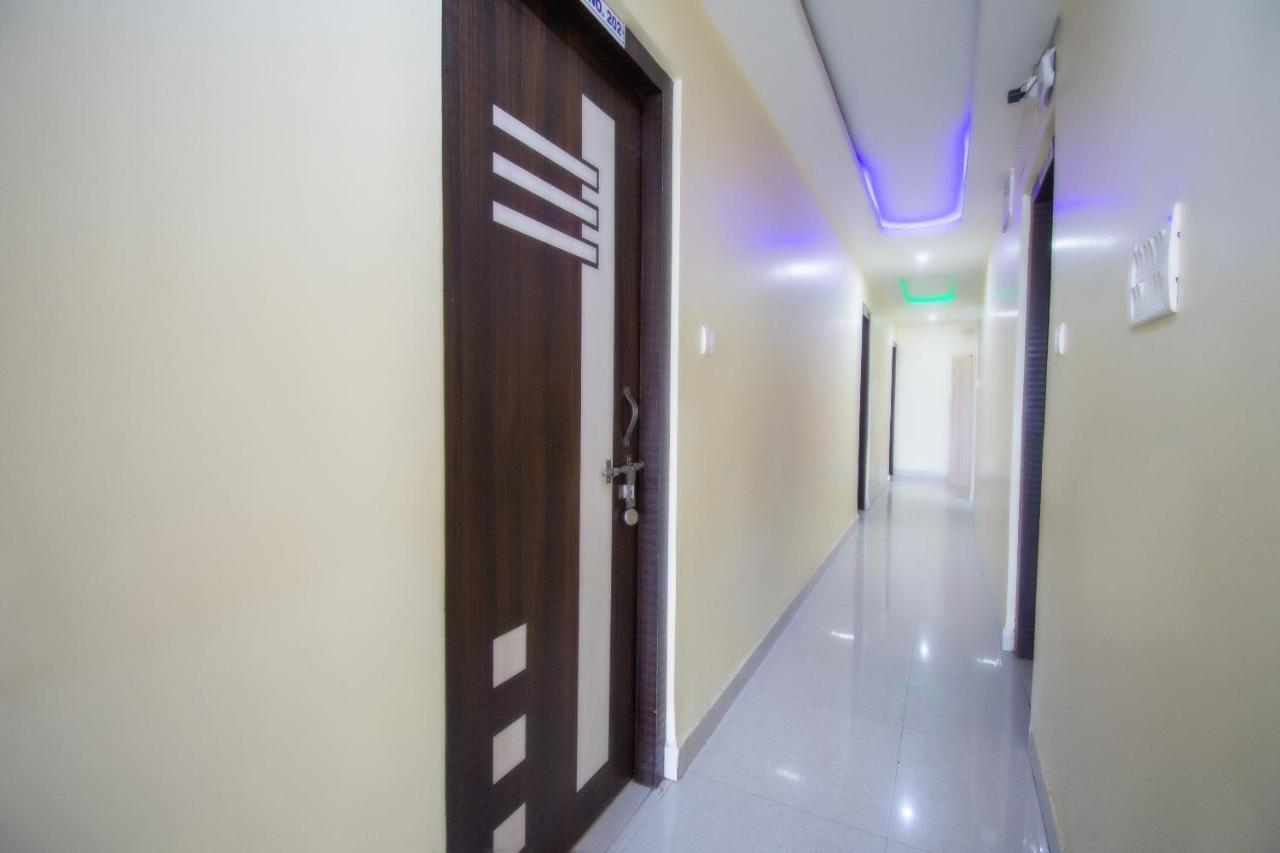 Capital O 67892 Hotel Sujata Tarapith Exterior photo