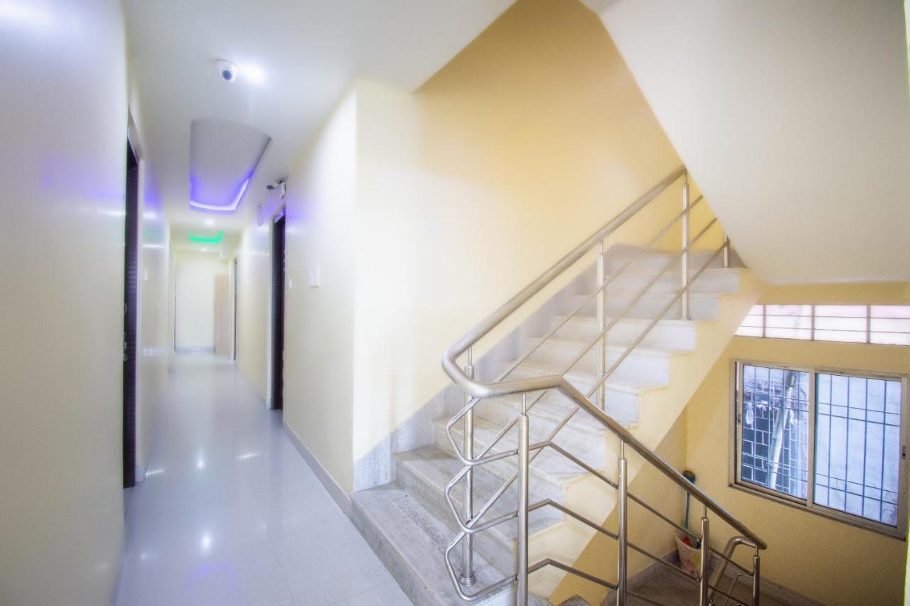 Capital O 67892 Hotel Sujata Tarapith Exterior photo